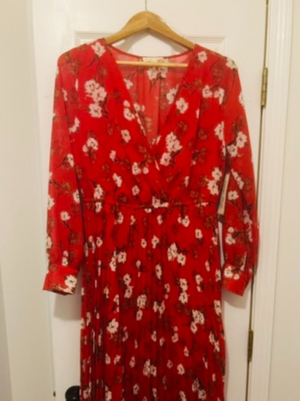 Red floral maxi dress with pleated skirt, soft and full long sleeves